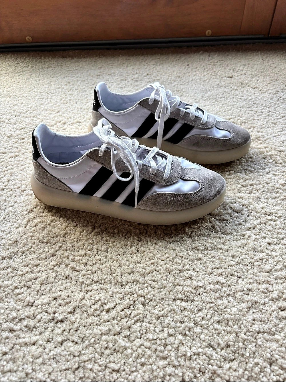 adidas Sneakers in White & Gray US 8.5